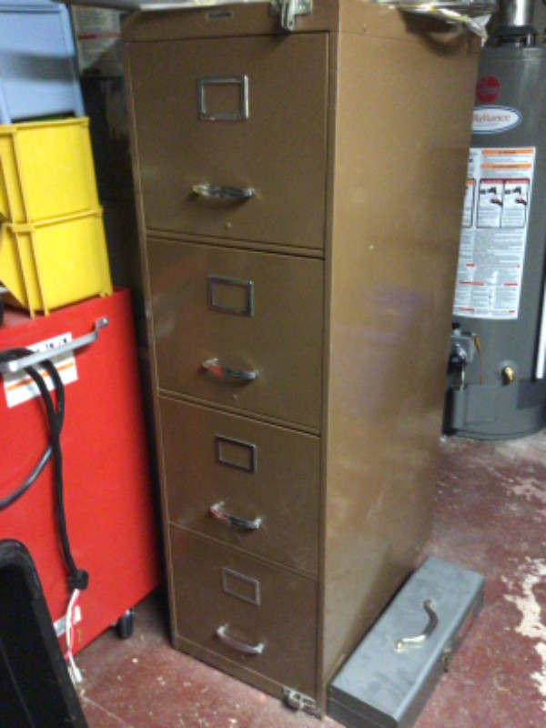 4 drawer filing cabinet in Other Business & Industrial in Ottawa