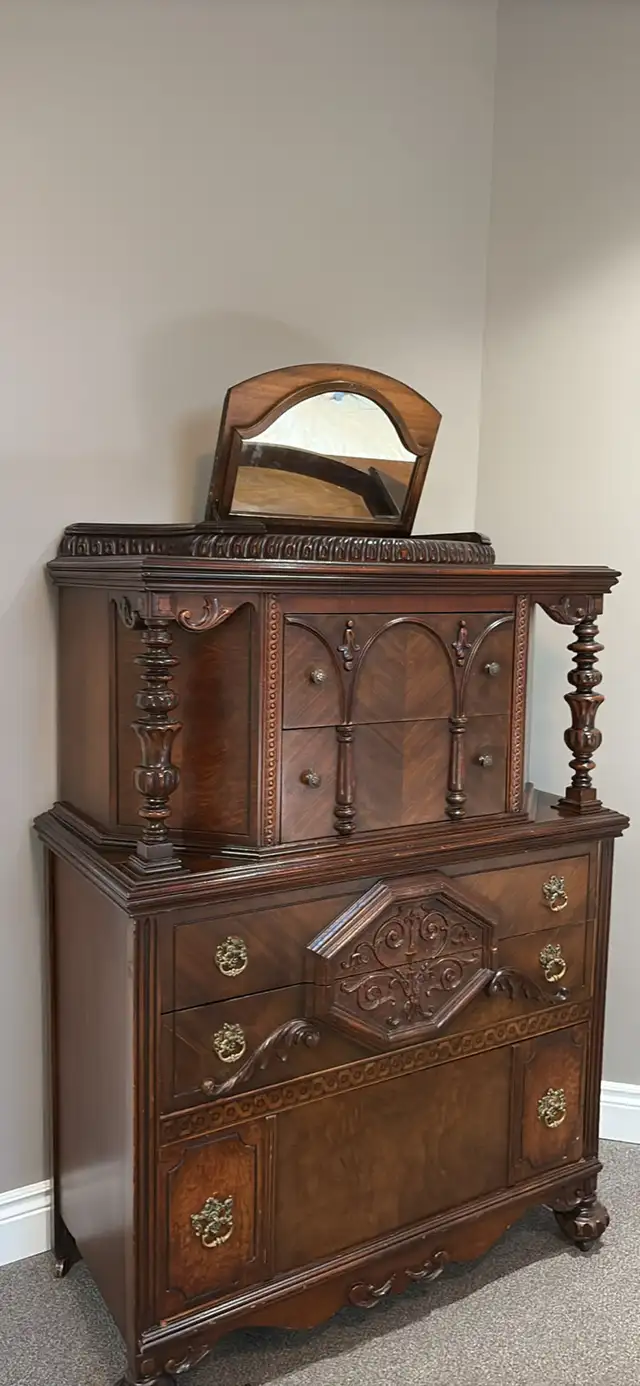 Antique 1920’s dresser set & night stand in Multi-item in Mississauga / Peel Region - Image 3