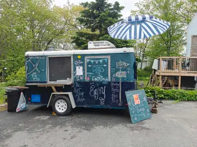 FOR SALE: Turnkey Food Truck – Perfect for Beginners Dreaming of starting your own food business? Th...