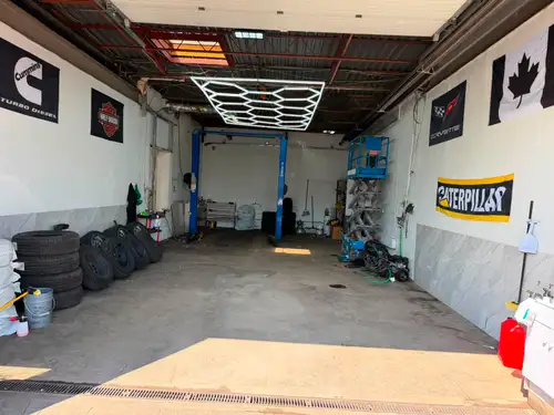 ** AUTOMOTIVE SHOP - 30-35 CAR PARKING AVAILABLE FOR LEASE – BRAMPTON ** Rare opportunity to lease a...