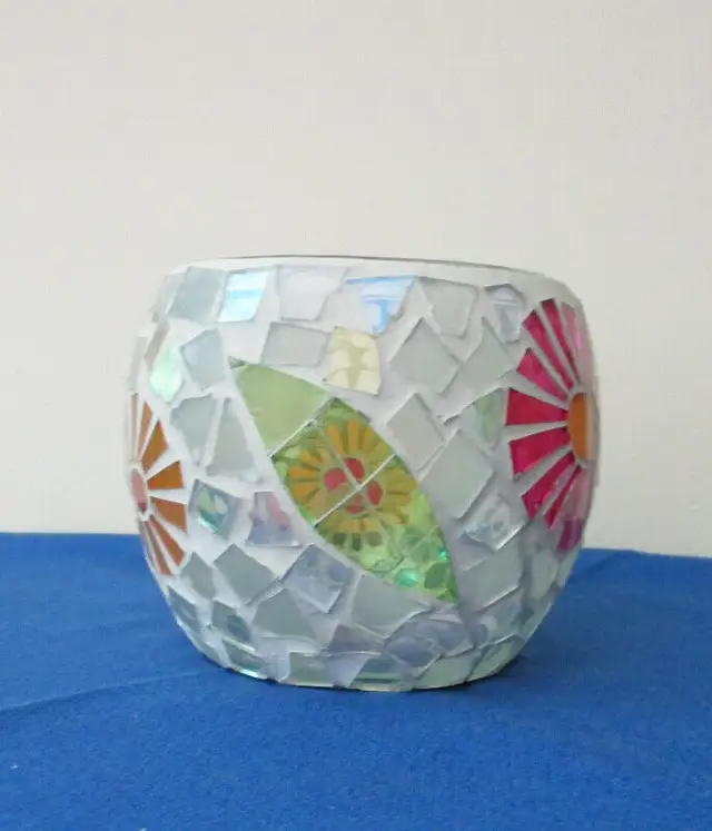 STAINED GLASS MOSAIC VASES - 2 in Arts & Collectibles in Belleville - Image 5