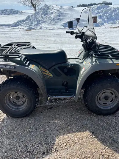 Bomadier quest low low kms excellent shape 1owner please contact text 204 886 7476