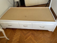 IKEA single bed with 3 drawers 