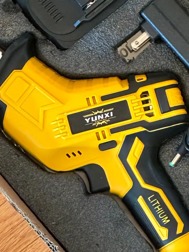YUNXI Lithium Eledtric Reciprocating Saw with 2 Li-Ion batteries in Power Tools in Mississauga / Peel Region - Image 3