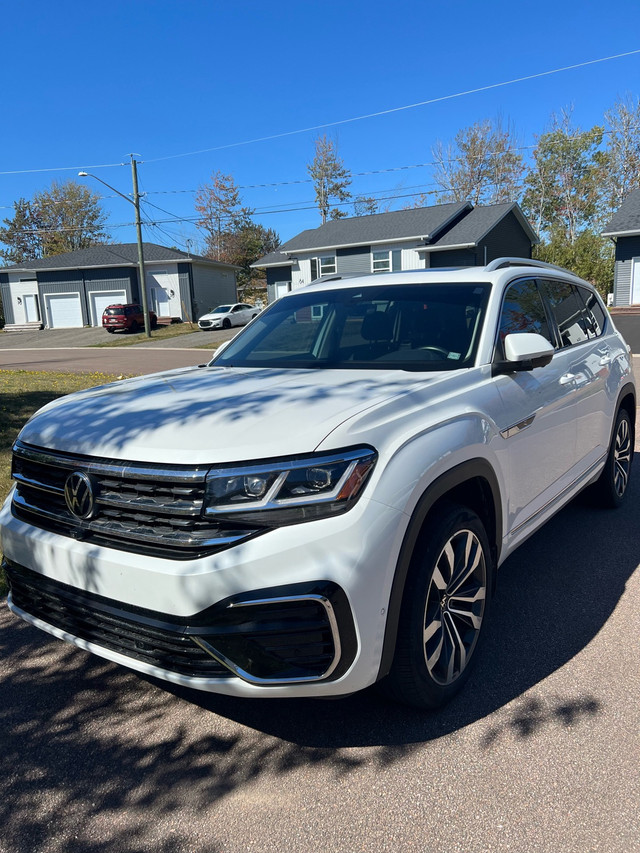 2022 Volkswagen atlas R-Line in Cars & Trucks in Moncton