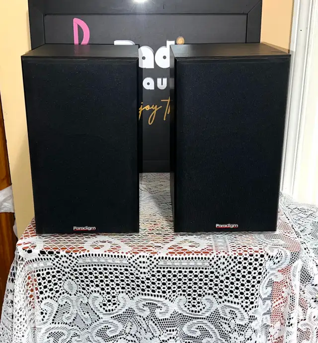 Paradigm Titan v1 Bookshelf Speakers – Vifa Tweeters, Canada