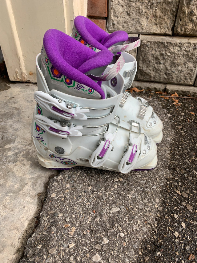 Kids Girls Ski boots  in Ski in City of Toronto - Image 2