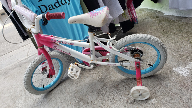 Girl bike dans Enfants  à Ville de Montréal