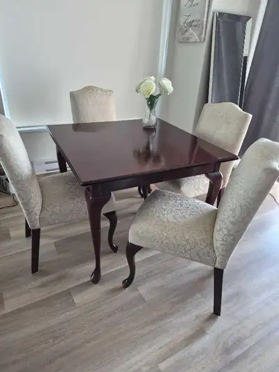 Ensemble de table à manger et chaises, View more