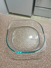 Glass casserole dish