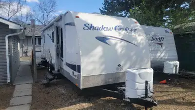 2013 Shadow Cruiser RV S313BHS 35 ft long. Well maintained, clean and in good shape. Comfortably Sle...