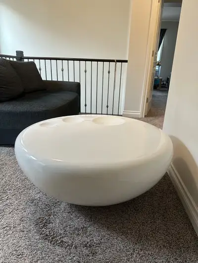 38” Round Coffee Talble.
