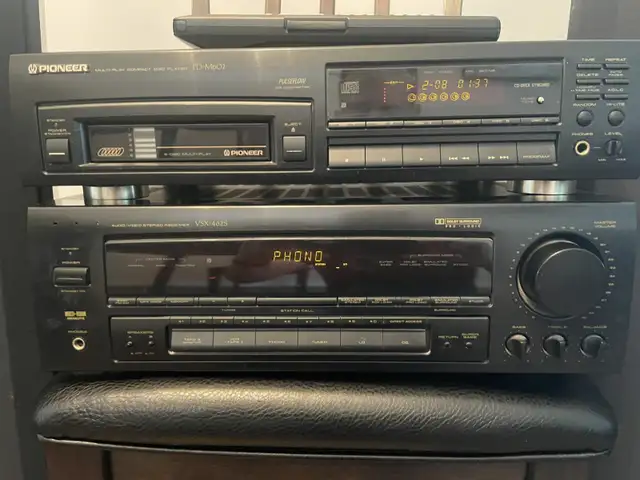 Pioneer home stereo system with speakers in Stereo Systems & Home Theatre in Edmonton - Image 3