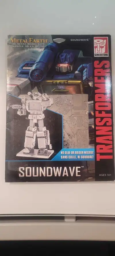 Up for grabs is a Metal Earth 3D metal model kit of Soundwave from Transformers Generations! This ki...