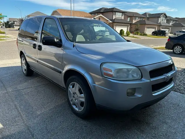 2009 Chevy Uplander LS Minivan - RUNS GREAT!!