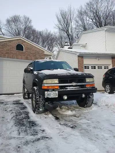 For sale is my 2003 Chevy Blazer 4x4. Needs an alignment as I replace the upper control arms. 4x4 wo...