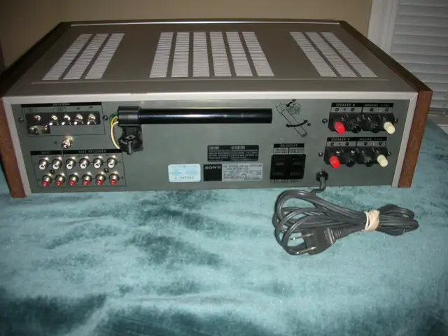 VINTAGE SONY AM/FM STEREO RECEIVER in Stereo Systems & Home Theatre in Calgary - Image 6