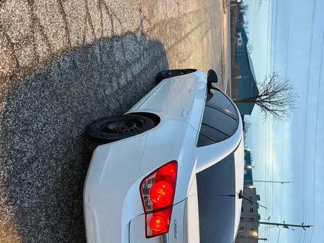 2013 Chevy Cruze in Cars & Trucks in Windsor Region - Image 6