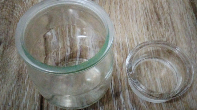 Yogurt jar with lid , 50 cents each , never break in boil water  in Hobbies & Crafts in Calgary - Image 4