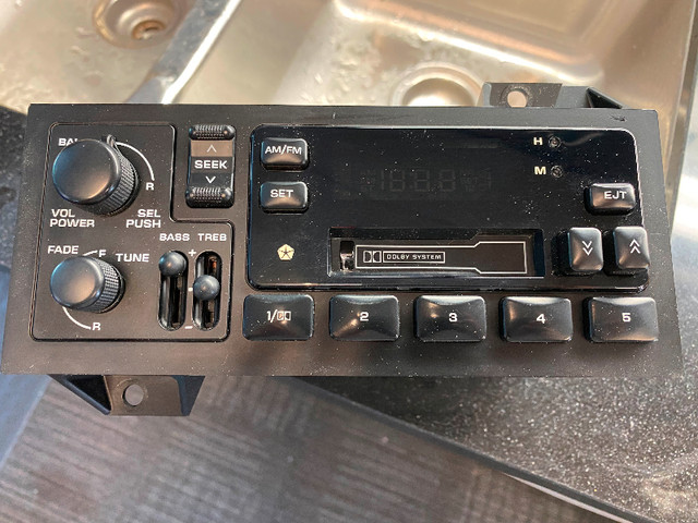 1993-1998 Jeep Lorado Radio/Cassette in Audio & GPS in Markham / York Region