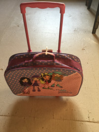 LIL BRATZ. ROLLING TRAVEL BAG AND CARRYING CASE