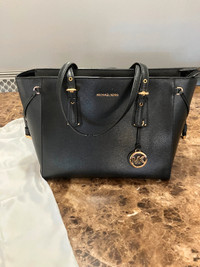 Authentic Leather Michael Kors Handbag