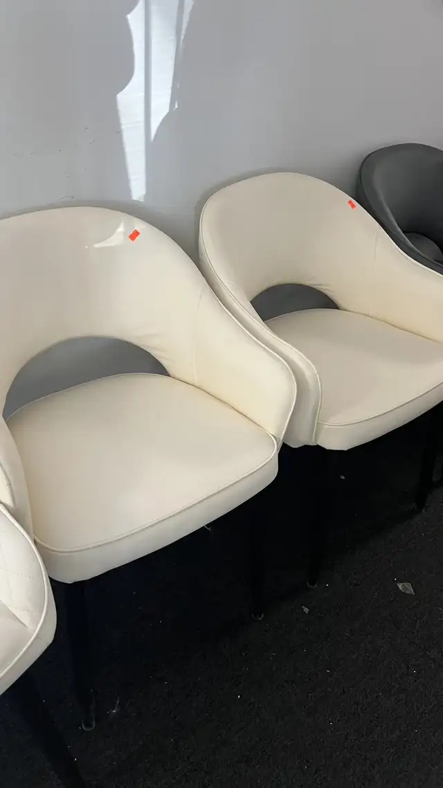 restaurant dining chairs wholesale in Chairs & Recliners in Markham / York Region - Image 9