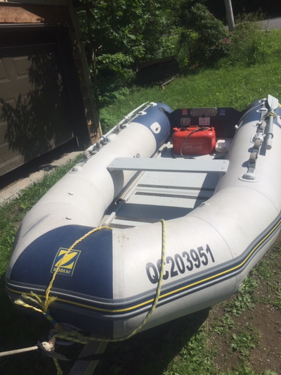 Zodiac modele C340S ( 3.4 m) wood floor, quille gonflable, remorque,. Could include 18 hp mercury 2...