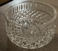 Crystal Centerpiece Bowl With Lid 7    Inch Diameter