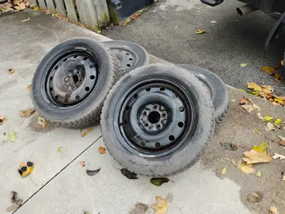 From a Kia Soul. Goodyear Nordic tires. Bolt pattern 5x4.5 (5x114.3mm)