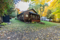 Lake view 4 season cottage available for weekly rentals 