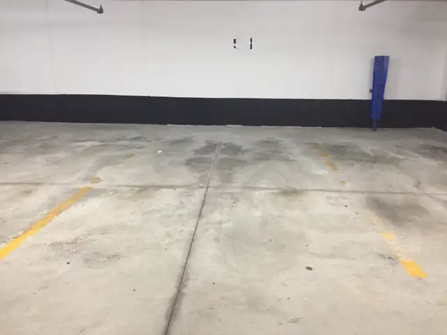 Parking spot downtown secure, underground : Lakeshore & Bathurst