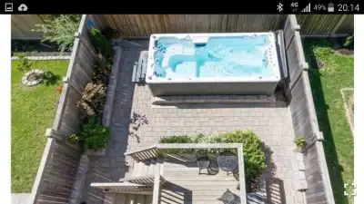 Used swimming spa. We selling home and would like to remove it. Buyer pays for lifting transportatio...