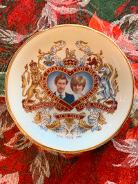 Prince Charles/Diana, Prince William/Catherine wedding souvenir