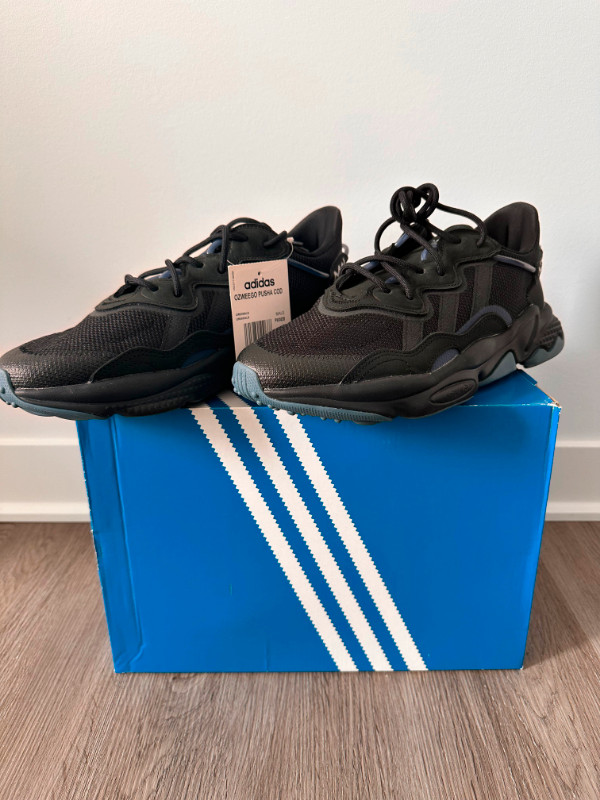 Ozweego pusha cod size us9.5 dans Chaussures pour hommes  à Laval/Rive Nord