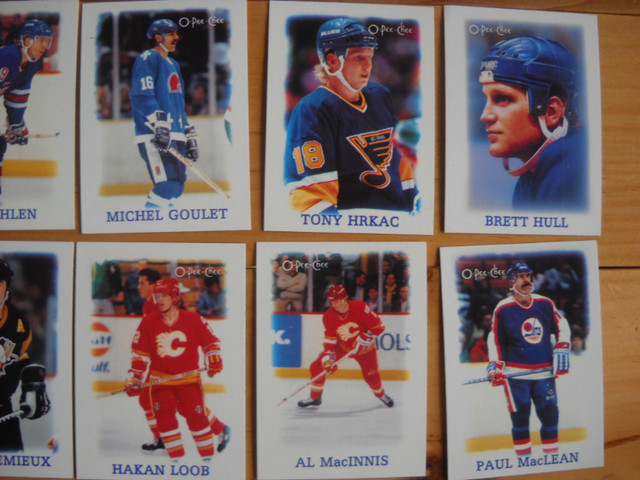 24 cartes de hockey O-Pee-Chee de 1988 dans Art et objets de collection  à Saguenay - Image 4