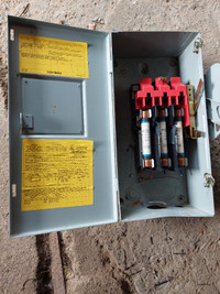 Fused safety switch 30 Amp