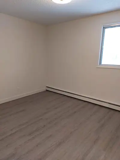 Lease Takeover: Spacious 1 Bed + Den at Central Heights – Move In April & Save $50/Month + $300 on S...