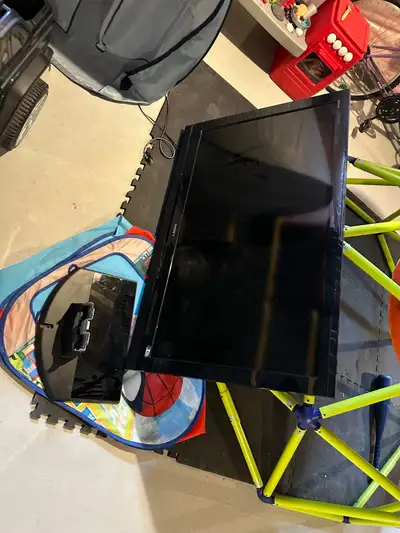 50 inch Sony LCD TV with original stand. Works great with no issues. No scratches looks new still. U...