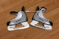 Bottes de patin à glace Bauer taille 7.5 US en état neuve