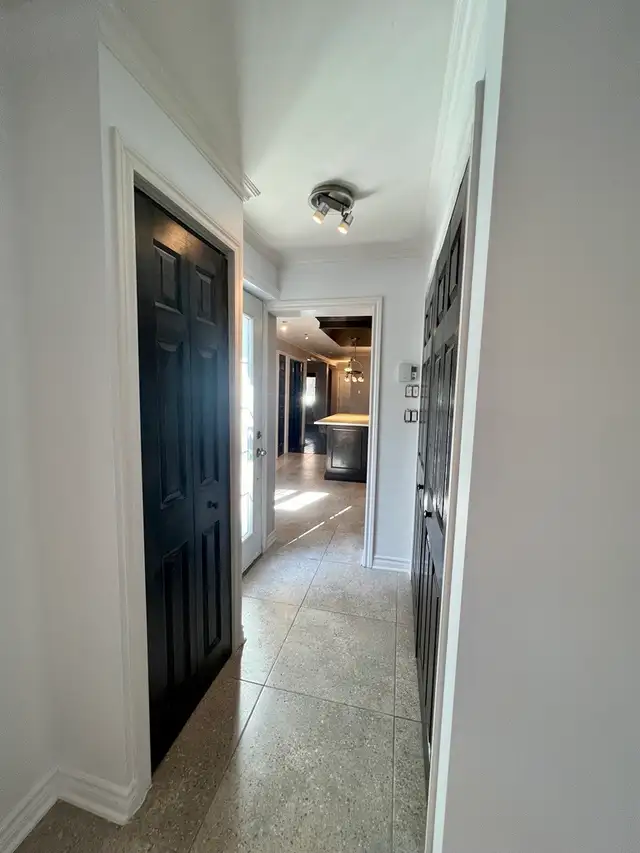 Grand 4 1/2 avec Garage Double | Place Valois - Hochelaga in Long Term Rentals in City of Montréal - Image 11