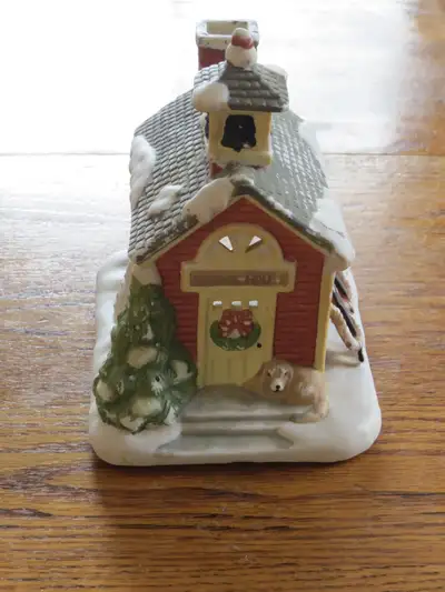 Partylite School House Tealight Holder. In excellent condition, from a smoke free, pet free home. Pi...