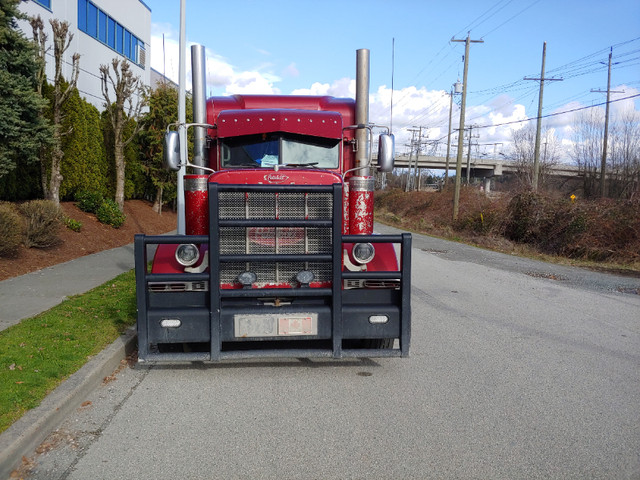 2018  Peterbilt   389  Long nose in Heavy Trucks in Delta/Surrey/Langley - Image 2