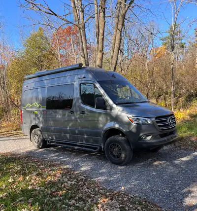 Pleasure Way Rekon class B RV. 400w solar batteries, 40gal heated internal water tank, diesel, Queen...