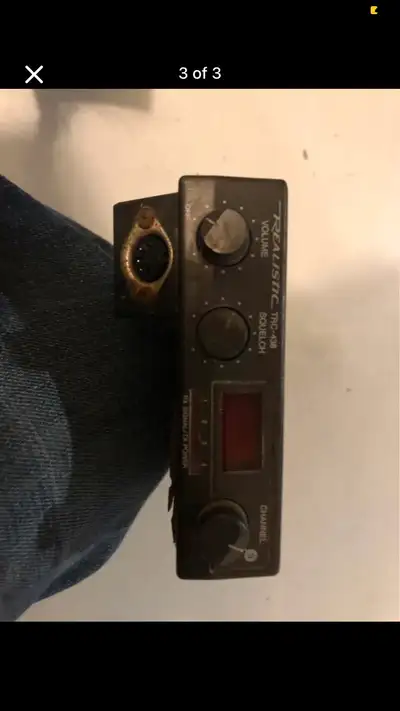 Selling a Realistic TRC-408 CB radio, perfect for vintage communication enthusiasts. This unit has b...