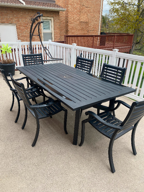 Moving sale Mint condition patio set 6 chairs and table | Dining Tables &  Sets | Mississauga / Peel Region | Kijiji