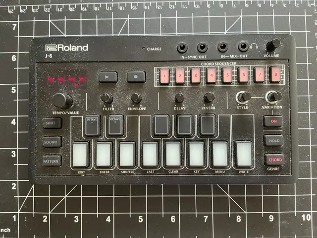 Roland Aira J6 in Pro Audio & Recording Equipment in City of Toronto - Image 2