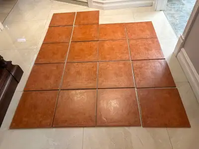 Tuile en céramique 13x13pouces. Couleur terre cuite,, View more