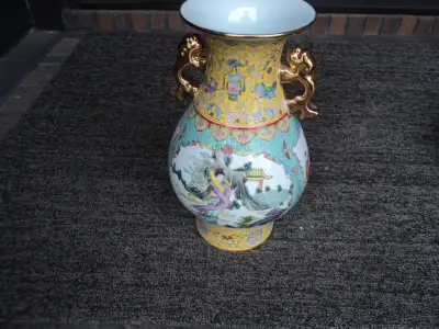Large Oriental Vase ( Urn ), View more