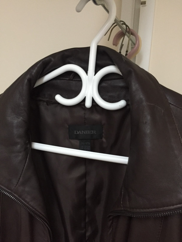 Manteau Cuir mi-saison**2XL**Mid-season Leather Coat dans Femmes - Hauts et vêtements d'extérieur  à Laval/Rive Nord - Image 3